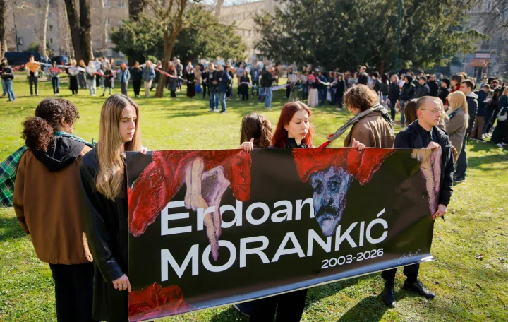 Protest zasjedanje skupstine ispred Kantona Sarajevo/Damir Deljo