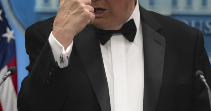 WASHINGTON DC, SJEDINJENE AMERIДЊKE DRЕЅAVE - 25. APRIL: AmeriДЌki predsjednik Donald Trump odrЕѕao je konferenciju za novinare u Bijeloj kuД&Dagger;i u Washingtonu, ubrzo nakon pucnjave na VeДЌeri dopisnika Bijele kuД&Dagger;e 25. aprila 2026. godine. (Celal GГјneЕџ - Anadolu Agency)/