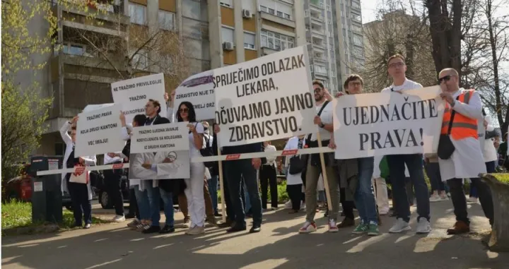 tuzla doktori &scaron;trajk/Sanja ДђukiД&Dagger;