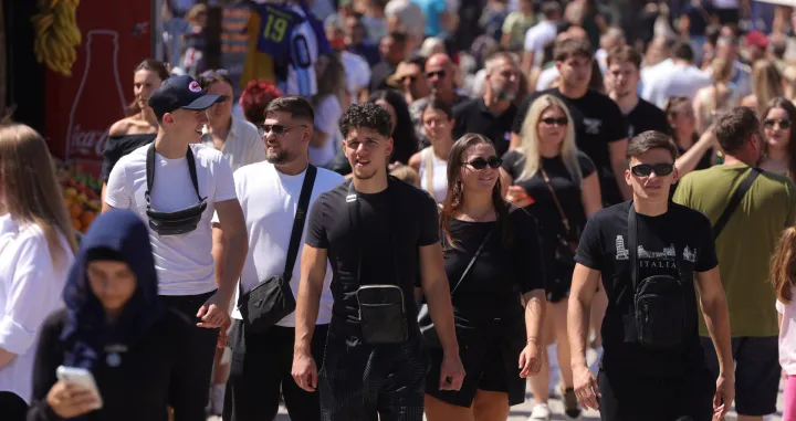 Sarajevo turisti policija vručine ba&scaron;ta voda &scaron;etnja/Senad Gubelić