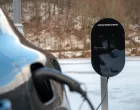 Prva generacija Macana, koja je predstavljena 2014. godine, stekla je popularnost zahvaljujući uzornoj dinamici vožnje temeljenoj na snažnim benzinskim i dizelskim motorima. Njen savremeni nasljednik mijenja pogonski koncept i postaje 100% električni automobil, ali i podiže stepen dinamike u vožnji na jo&scaron; vi&scaron;i nivo&hellip; a dfhadfha/Wiper