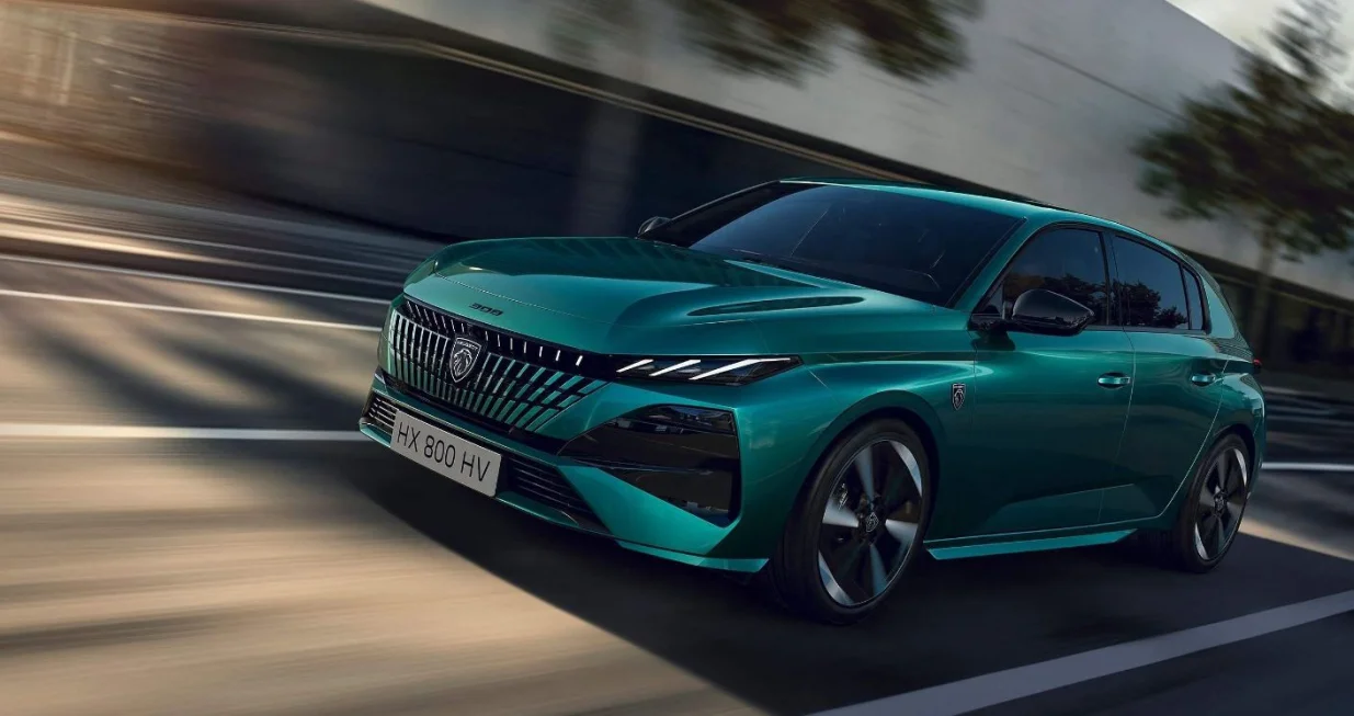 Peugeot nije zaboravio ljubitelje klasičnih hečbeka i karavana te je popularni 308 dobio&nbsp; osvježen izgled i gomilu tehničkih unapređenja koja bi ga mogla jo&scaron; vi&scaron;e približiti vozačima koji žele stil, ekonomičnost i praktičnost u jednom paketu.../W10