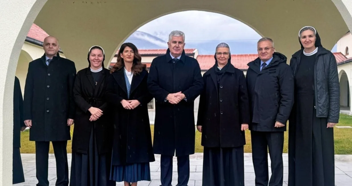 Nezaobilazan dio kampanje za izbore su i posjete vjerskim objektima/