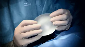 Implantati za grudi/Philippe Spitalier