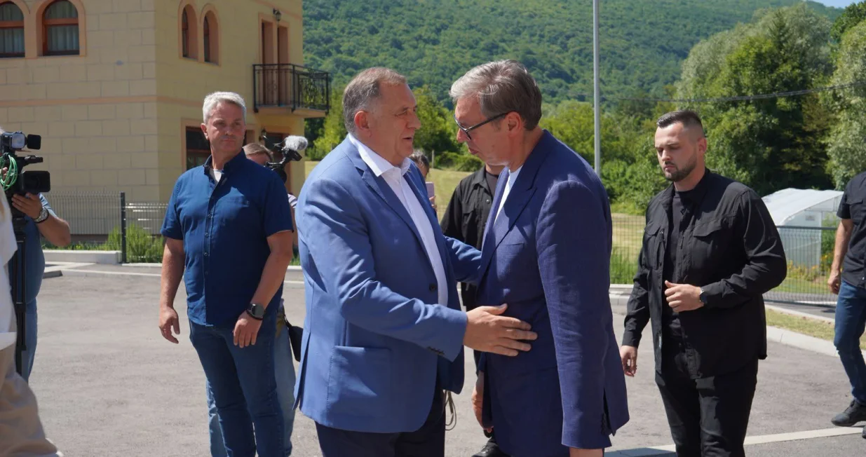 Vučić i Dodik, svesrpsko veselje/
