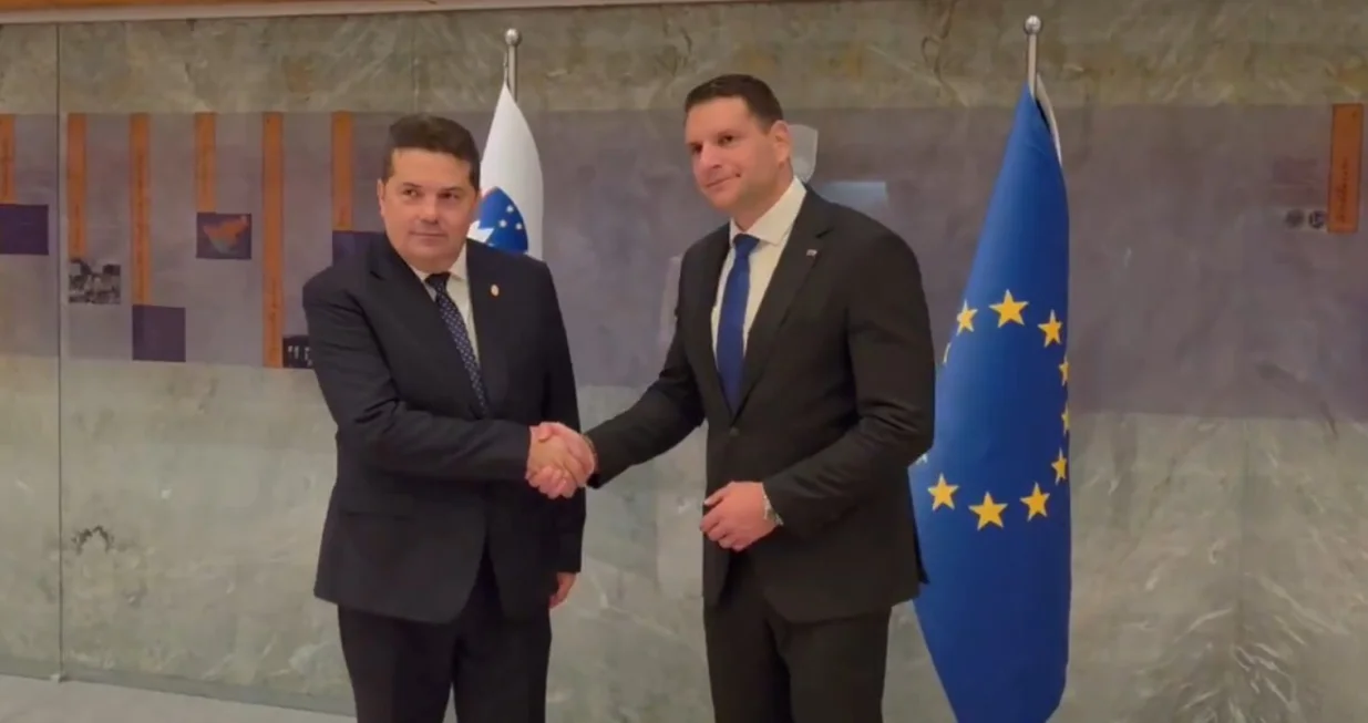 Stevandić i Stevanović - da li je u pitanju samo neformalno druženje/X/