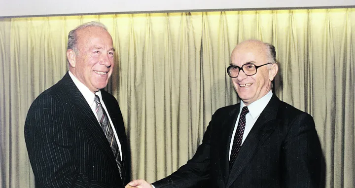 U New Yorku, sa Georgeom Shultzom, državnim sekretarom SAD-a, 1987. IZ PRIVATNOG ALBUMA/