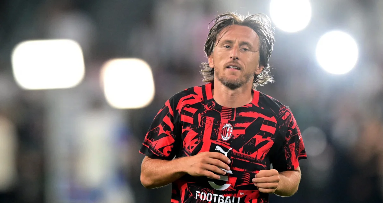 Soccer Football - Serie A - Juventus v AC Milan - Allianz Stadium, Turin, Italy - September 6, 2026 AC Milan's Luka Modric during the warm up before the match REUTERS/Daniele Mascolo/Daniele Mascolo