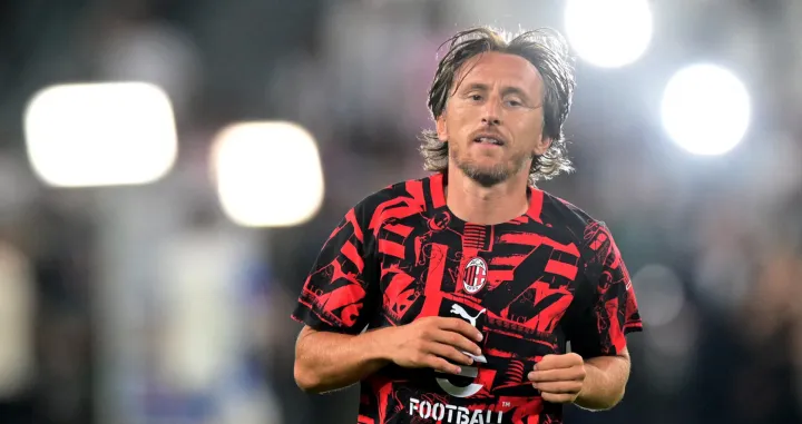 Soccer Football - Serie A - Juventus v AC Milan - Allianz Stadium, Turin, Italy - September 6, 2026 AC Milan's Luka Modric during the warm up before the match REUTERS/Daniele Mascolo/Daniele Mascolo