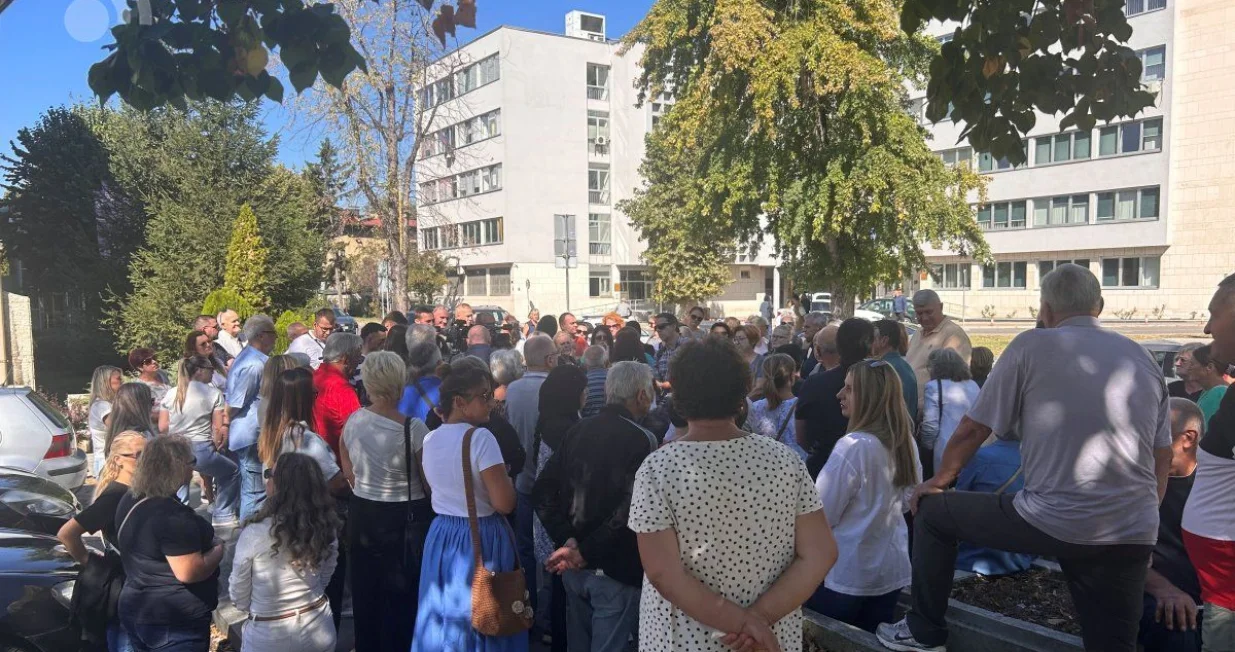Tuzlaci su juče iza&scaron;li pred Kantonalno tužila&scaron;tvo/tuzlanski.ba/
