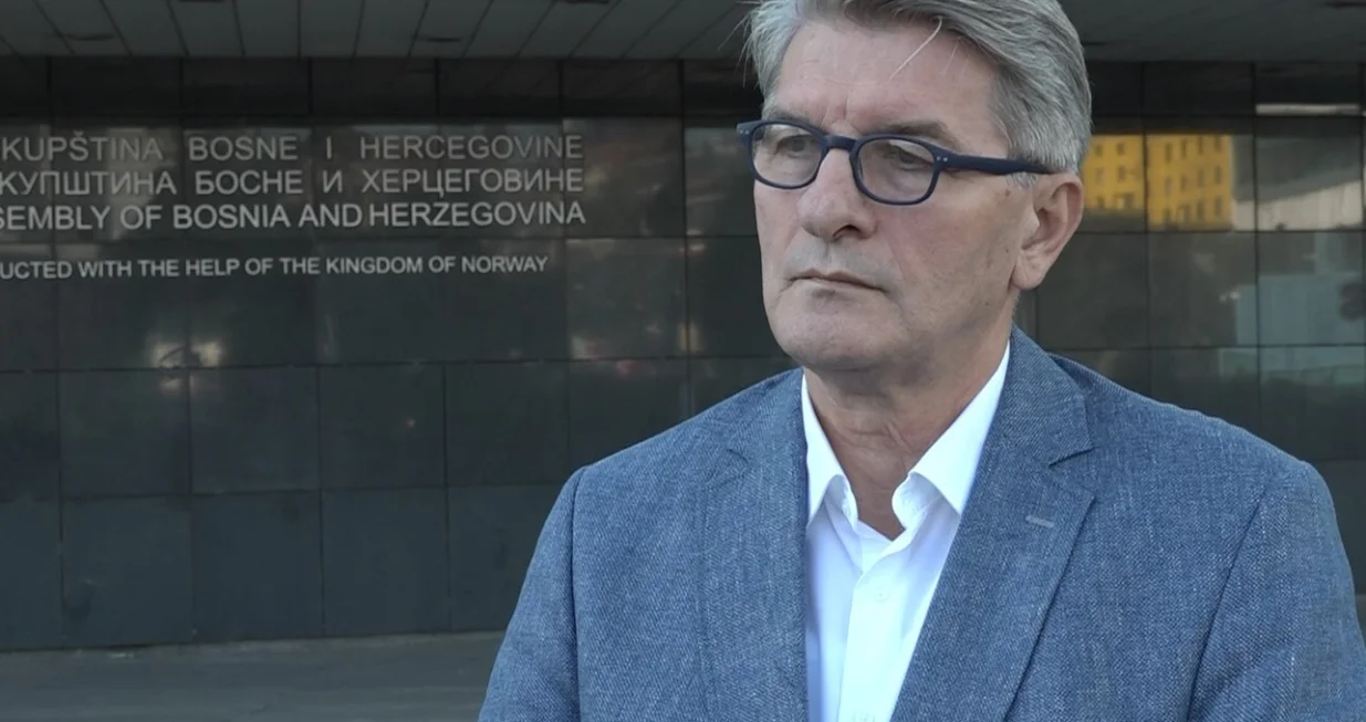 &Scaron;emsudin Mehmedović/