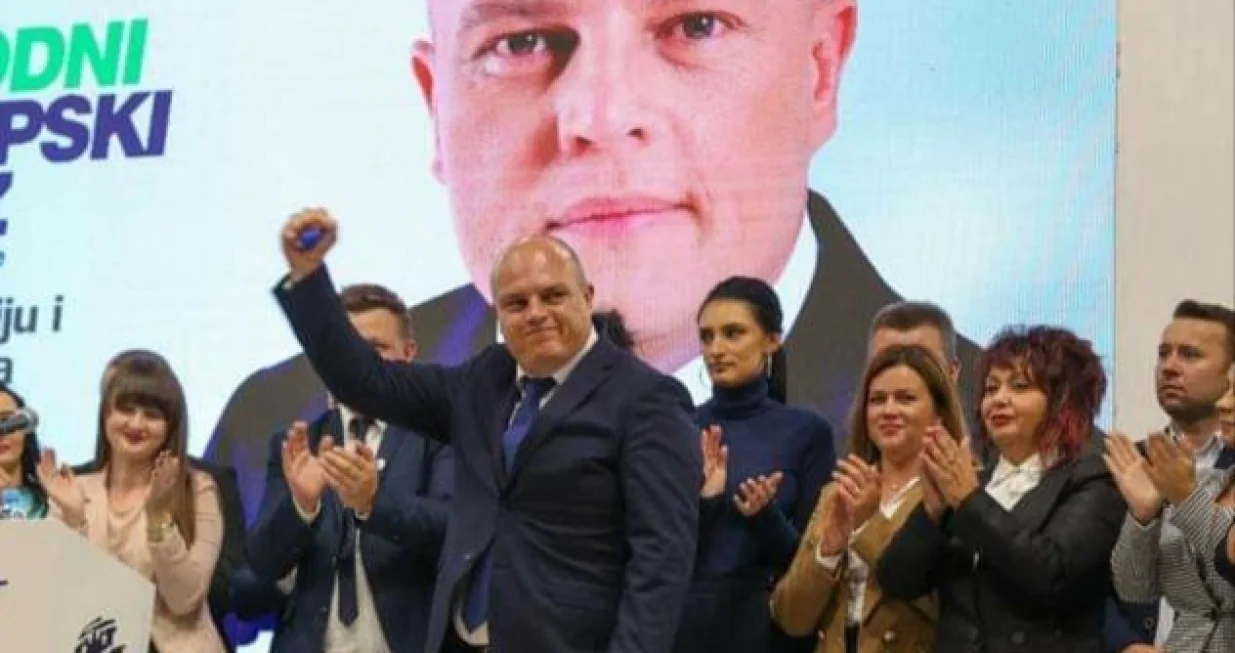 Mustafa Ružnić. Motanjem kablova i nosanjem zvučnika do premijera/