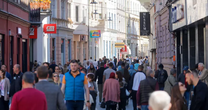 Topao i sunčan proljetni dan po Sarajevu/Damir Deljo