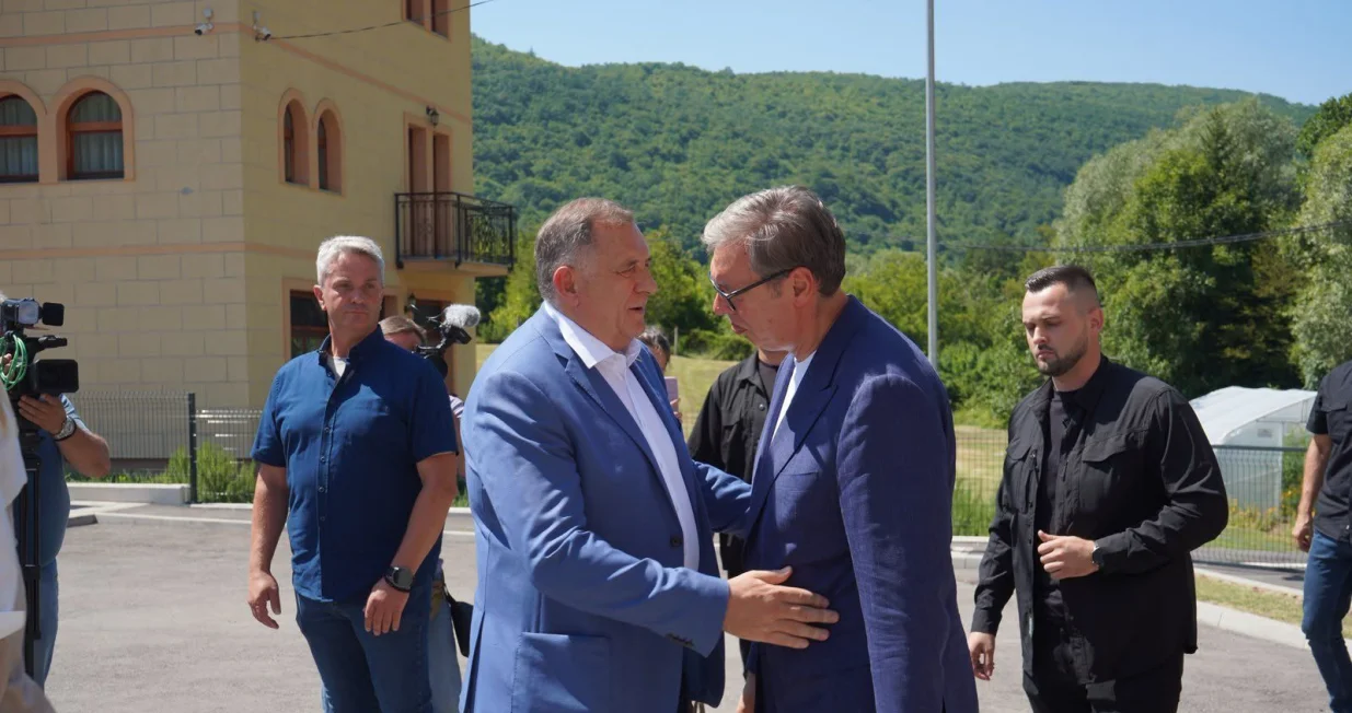 Vučić i Dodik, svesrpsko veselje/